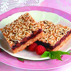 Chocolate-Raspberry_Oatmeal_Streusel_Squares