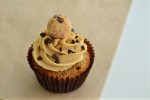 Chocolate_Chip_Cookie_Dough_Cupcakes