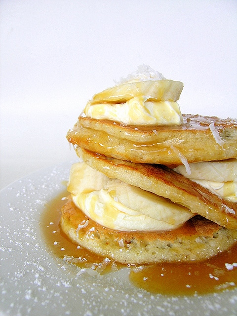 Coconut_Pancakes_With_Bananas_And_Caramel_Sauce
