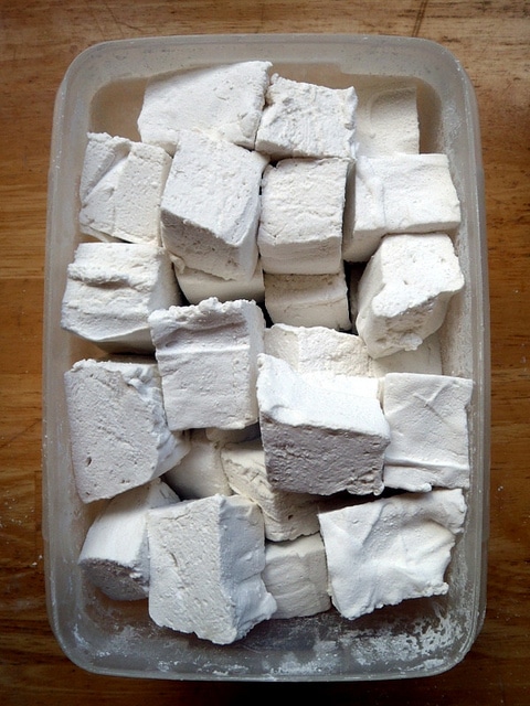 Homemade_Vanilla_and_Cinnamon_Marshmallows