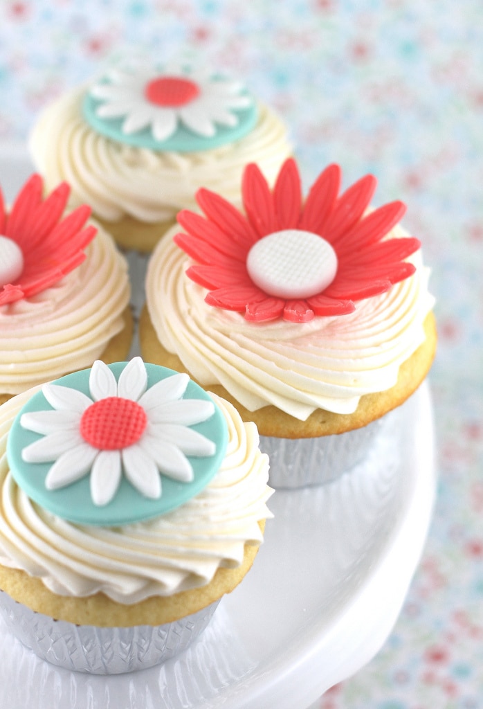 Hummingbird Bakery Vanilla Cupcakes with Red and Blue ...