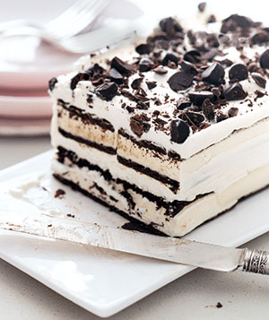 Easy Ice Cream Cake - STL Cooks