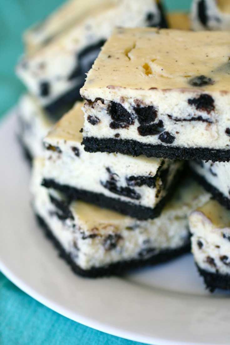 Cheesecake is one of my absolute favorite desserts, and these Oreo cheesecake bars let me have all the deliciousness of an Oreo cheesecake, but in a much more manageable serving size.