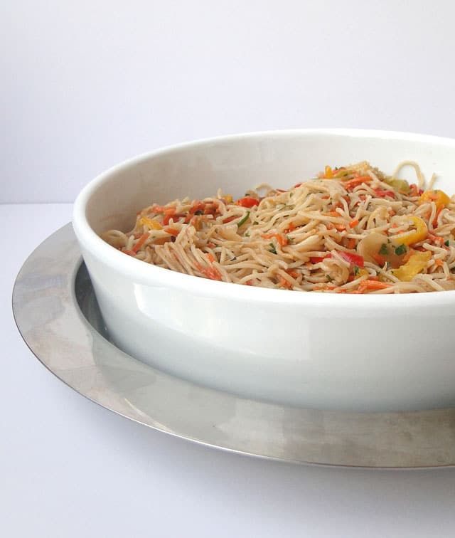 stir-fried_noodles_and_chicken