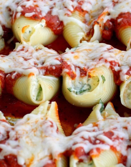 Chicken-spinach-stuffed-shells-23