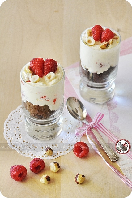 Raspberry_Cheesecake_Pots_With_Brownie_Base