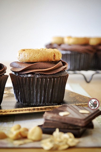 Vegan_Chocolate_Peanut_Butter_Cookie_Cupcakes