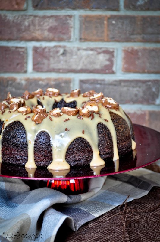 Chocolate-Coffee_Cake_with_Kahlua_Sauce