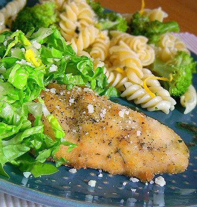 Parmesan_Crusted_Chicken_with_Broccoli_and_Fusilli