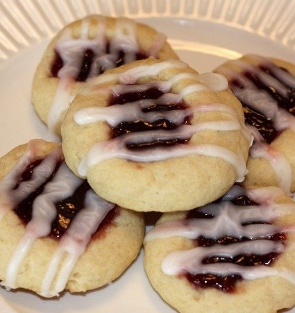 Raspberry_Almond_Thumbprint_Cookies