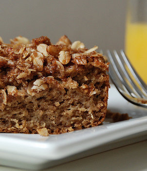 banana-cinnamon-crunch-cake