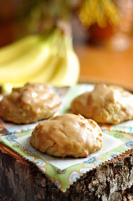 roasted_banana-ricotta_scones_with_peanut_butter_glaze