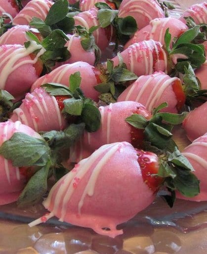 Recipe for Pink Chocolate Dipped Strawberries