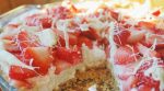 This Strawberry White Chocolate Pie an amazing pie! It is creamy and the taste is delicious.  So if you can find some amazing strawberries, before the season is over, get some now and make this pie!