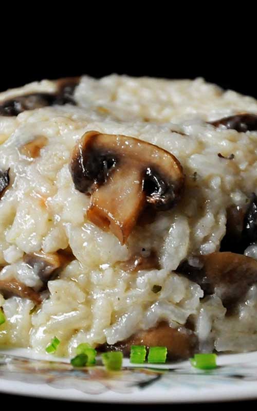 Recipe for Flavorful and Healthy Brown Rice Mushroom Pilaf - I love this healthy brown rice pilaf, it's low-fat but doesn't skimp on flavor.