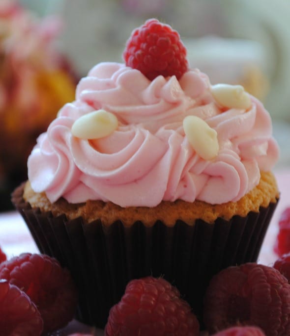 Recipe for White Chocolate Raspberry Cupcakes