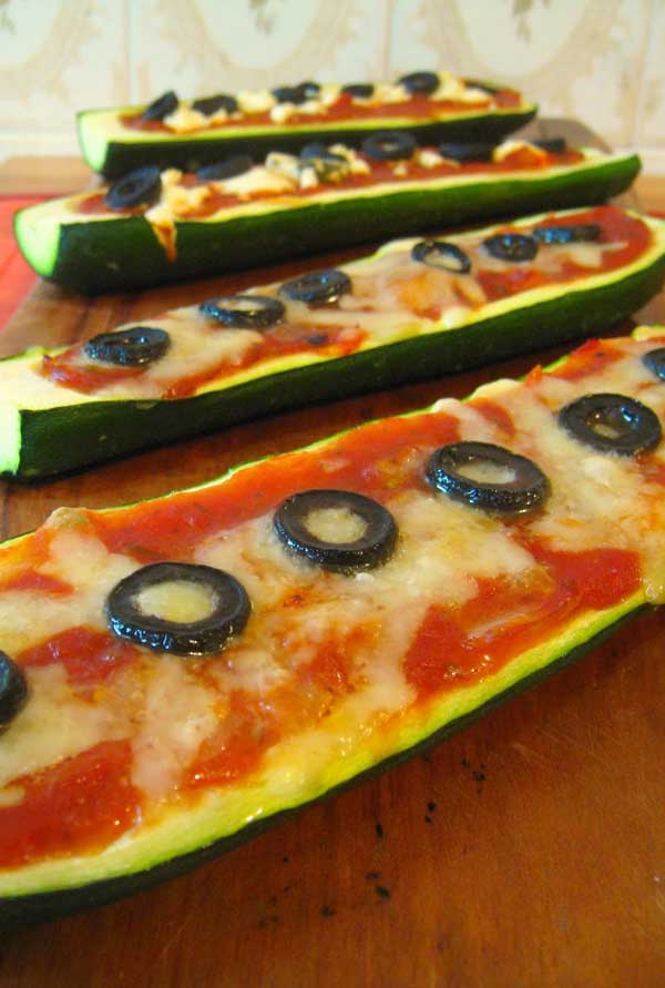 Recipe for Zucchini Pizza Boats - Beautifully presented zucchini pizza boats make a great main meal!