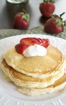 Strawberries and Cream Cheesecake Pancakes Recipe – You will love these pancakes because the are light, fluffy and you don’t need any syrup. The yogurt cream and fresh strawberries provide a nice balance of flavors and freshness.