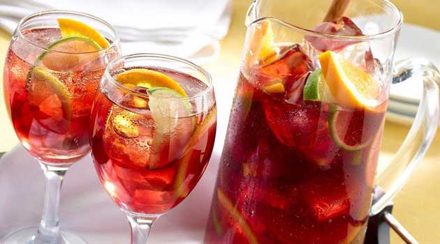 Learn to make delicious sparkling sangria iced tea, with this easy to make recipe. A great combination of bubbles, fruits and tea.