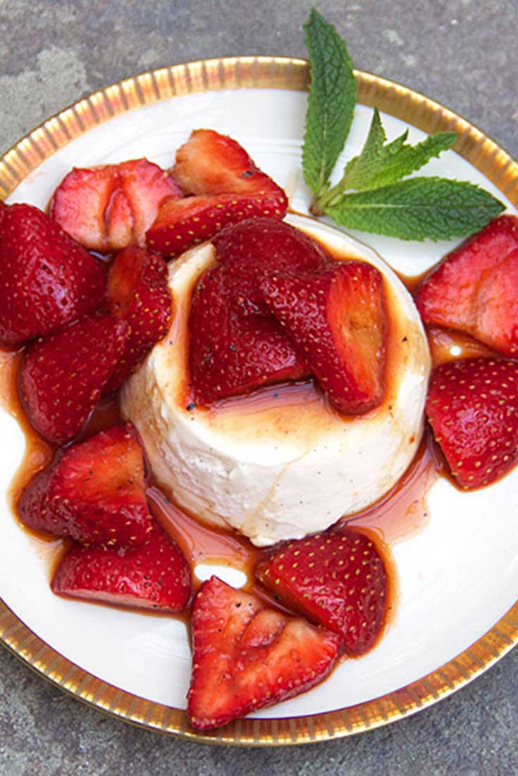 My favorite dinner party dessert - Strawberry-Vanilla Panna Cotta ...